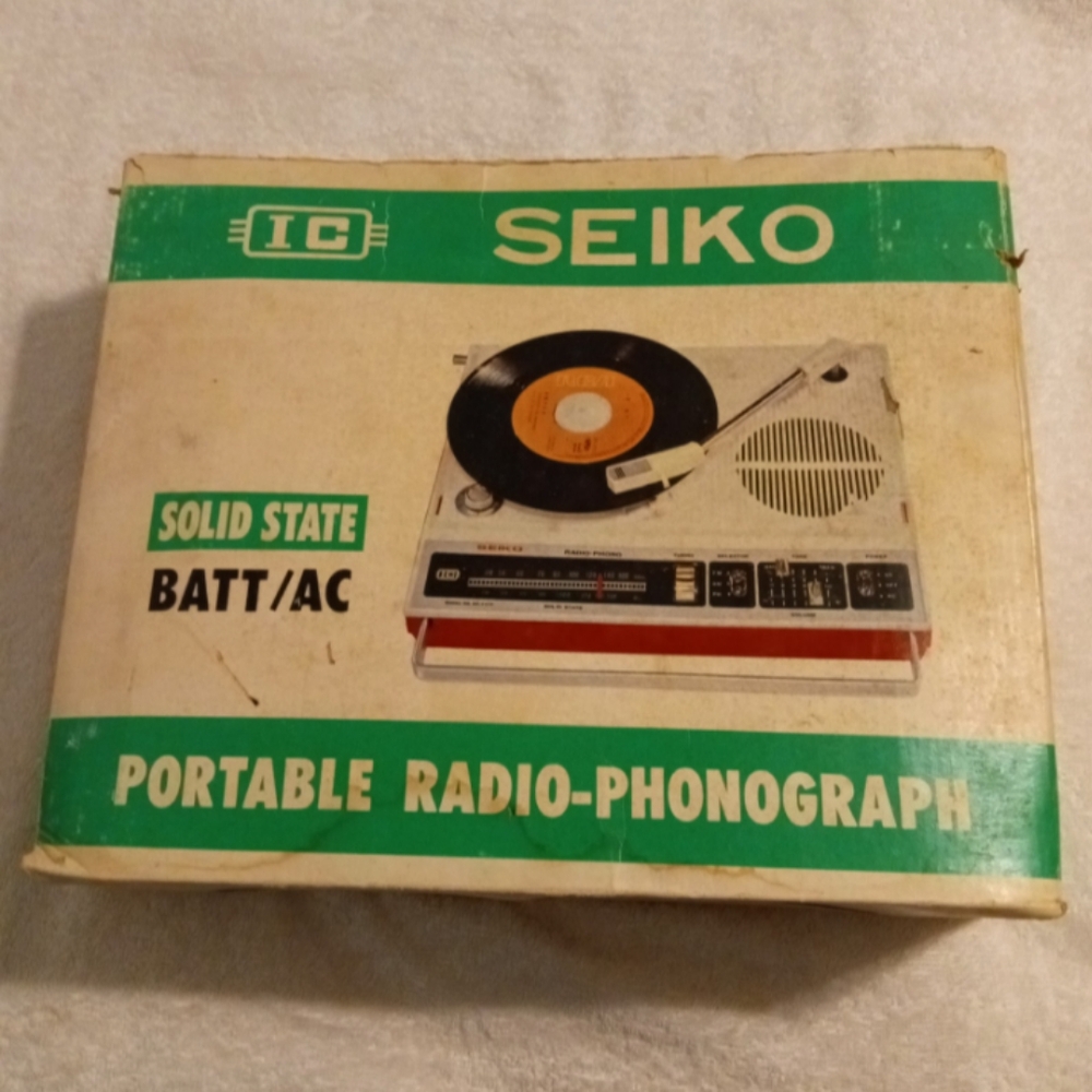 🛍️ Vintage Seiko Portable Radio - Phonograph